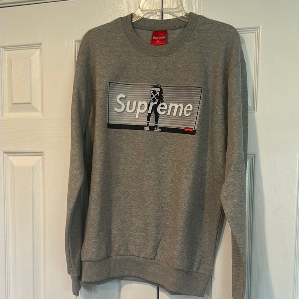 NWOT Supreme Gray Crewneck Sweater with Logo Design 21” shoulder 24” arm